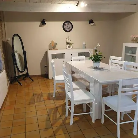 La Cantraigne De 6 A 8 Pers.